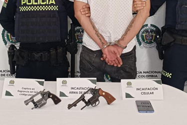 El supuesto delincuente tenía en su poder dos armas de fuego, sin permiso para porte.
