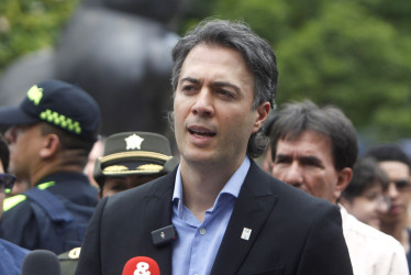 Quintero, precandidato presidencial del Pacto Histórico, y doce personas más fueron llamadas a juicio por varios delitos de corrupción.