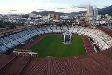 Obras en la casa del Once Caldas: la Alcaldía de Manizales recibió la nueva pantalla gigante para la tribuna sur, que implicaría a un reforzamiento estructural.