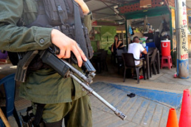 Al menos dos escoltas heridos deja un atentado contra un exconcejal del Centro Democrático