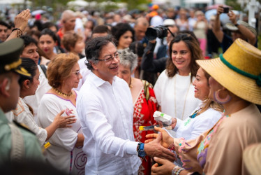El presidente de Colombia, Gustavo Petro, visita el pabellón de Bogotá de la Expo Mundial Osaka 2025, como parte del viaje oficial que realiza a Japón.