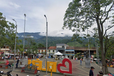 La víctima era natural de Trujillo (Valle del Cauca), la comunidad señala que no lo conocía y que no escucharon detonaciones. 