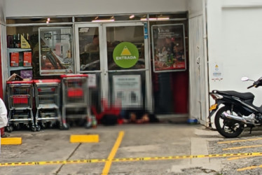 El ataque sicarial sucedió en la Avenida Sur con calle 22, en la entrada de un supermercado 