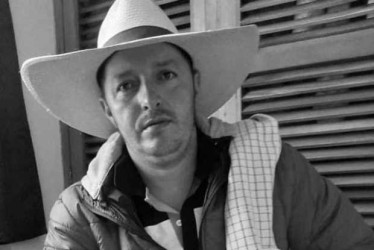 José Arnovio Mejía García.