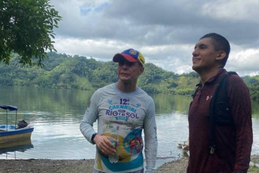  Fotos I Cortesía Manuel Valencia I LA PATRIAManuel Valencia soñó en el 2012 con correr por La Dorada-zona rural de Victoria-Norcasia, el corregimiento de Berlín y la Laguna de San Diego. Se creía que eran 71 kilómetros. Al final, quedó claro que son 80. Lo logró en compañia de Luis Alberto Guaranguay. 