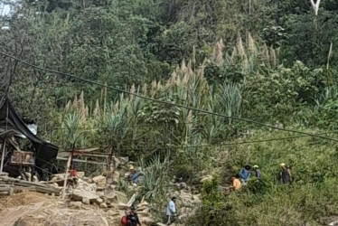 El minero se encontraba realizando labores de extracción de minerales, intentó afinar uno de los respaldos y fue golpeado por un cuadro.
