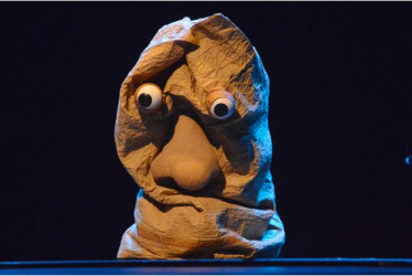  Elementos tan cotidianos como una bolsa de papel kraft cobra vida en Pareidolia.