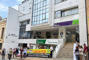 Foto I Cortesía para LA PATRIA  Las sudirectiva del sindicato presentaron en las regiones el pliego de peticiones ante las oficinas del Ministerio del Trabajo. Se busca que les cumplan a los trabajadores y evitar un paro nacional indefinido.