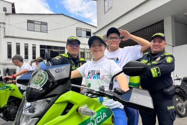 El Grupo de Policía Comunitaria lideró la actividad que contó con apoyo de comerciantes de Manizales.