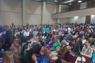 La Universidad Intergeneracional surgió con el objetivo de ofrecer formación a personas de diversas edades en Caldas.