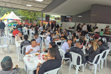 La Autoferia también ha ofrecido espacios de esparcimiento como la Zona de Comida, en la que excelentes restaurantes de la ciudad han ofrecido sus productos en medio del extenso recorrido por los estands.