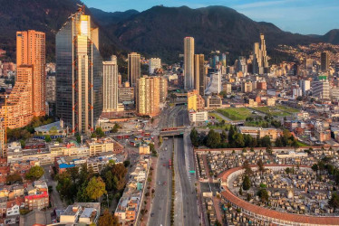 La capital colombiana forma parte de los 15 finalistas a este galardón por su capacidad para reducir la carga contaminante en el aire. 