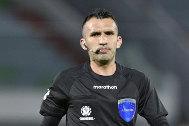 El vallecaucano Carlos Betancur pitará una de las dos semifinales de ida de la Copa Sudamericana.