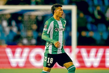  El marmateño Nelson Deossa hizo su debut oficial en la UEFA Europa League, a pesar de estar enfermo.