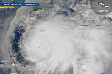 Imagen satelital del huracán Melissa, que se acerca por el mar Caribe a las costas de Jamaica.