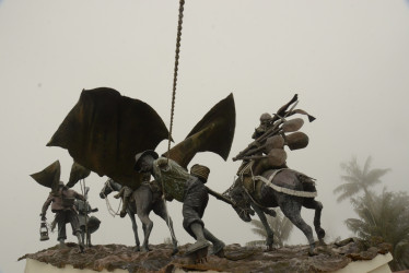 En el barrio Chipre está el Monumento a los Colonizadores, que con estatuas del artista Luis Guillermo Vallejo rinde homenaje a la colonización antioqueña.