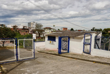 La antigua morgue de Calarcá recibe adecuaciones con apoyo de la Gobernación y los municipios del Quindío.