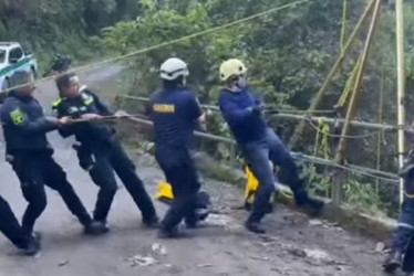 Foto de video| LA PATRIA Rescate del cuerpo de Uber Trujillo.