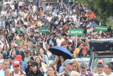 Profesores, directivos y sindicalistas llegaron de varios municipios de Caldas a Manizales para protestar.