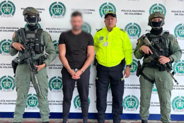 En un sector exclusivo de la ciudad de Pereira (Risaralda) a alias El Transportador, quien era el encargado de recibir en Colombia el dinero producto de las actividades de narcotráfico