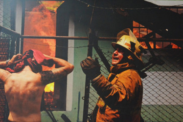 El Cuerpo Oficial de Bomberos de Manizales cumple este 17 de octubre un siglo de servicio ininterrumpido. Nació tras el gran incendio del 3 de julio de 1925 y, desde entonces, ha estado presente en los momentos más críticos de la ciudad.