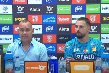 El técnico insistió en que su compromiso con el equipo se mantiene intacto y que el trabajo diario es la única vía para salir del bache futbolístico.