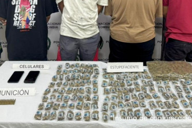 En los allanamientos capturaron a cuatro personas, señaladas de almacenar droga.