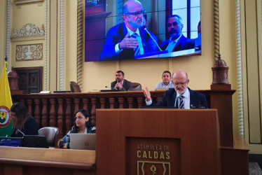 Henry Gutiérrez Ángel, gobernador de Caldas, durante su discurso en la instalación del tercer periodo de sesiones ordinarias de la Asamblea de Caldas. 