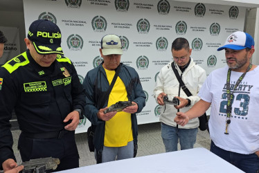 Propietarios afectados por los hurtos recibieron los dispositivos de manos de la Policía.