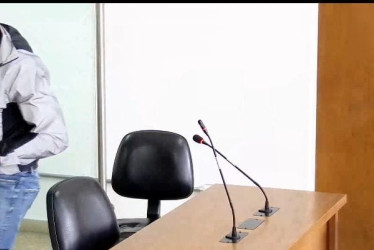 Sustrajo $100 mil en efectivo y una atarraya avaluada en $150 mil. De la empresa de apuestas se llevó dinero y 71 raspas. No aceptó cargos.