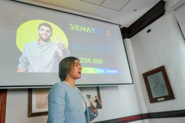 Laura Sofía Serna, enlace del Sena en la Gobernación de Caldas, dice: “las rutas de formación brindan una experiencia con enfoque balanceado que prepara a las personas para los desafíos del mundo laboral actual”.