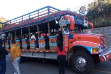  Foto I Archivo Alcaldía I LA PATRIA  El año pasado alumnos y familias también padecieron en zona rural de Villamaría, por unos días, ante suspensión del transporte escolar.
