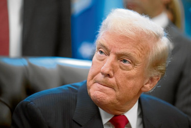 Trump acusa a los demócratas de "desviar la atención" con el caso Epstein y difundir bulos.