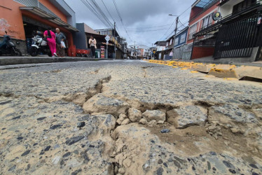 Este es el hueco al frente del Ara en el barrio Fátima.