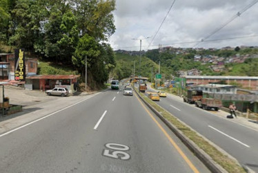 El incendio ocurrió en el sector de la vía Panamericana entre los barrios Los Nogales y Estambul, en Manizales.