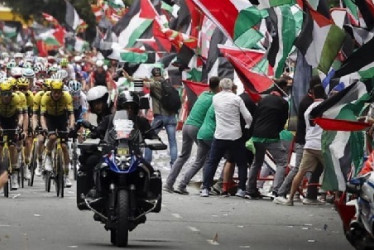 Iniesta lidera el rescate de un equipo ciclista en crisis