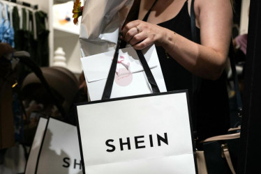 El mes pasado, además, Shein anunció que iba a abrir su primera tienda física en París. 