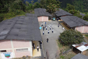 En el nuevo Río Claro estudian en el colegio Fortunato Gaviria Botero cerca de 200 niños, niñas y jóvenes.