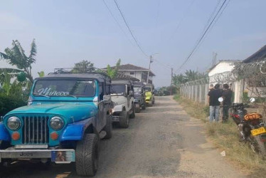 La Alcaldía de Anserma (Caldas) aportó $550 millones y la Gobernación $185 millones para cumplir con el servicio de transporte escolar. Sin embargo, el alcalde expone que no se pudo financiar para lo que resta del año académico. 