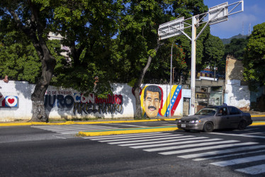 Fotografía de un mural alusivo al presidente de Venezuela, Nicolás Maduro, en Caracas (Venezuela).