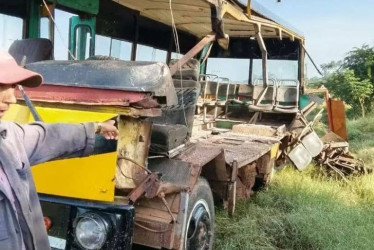 Este bus se vio involucrado en el accidente de tránsito contra una carreta y que deja hasta el momento 27 personas heridas.