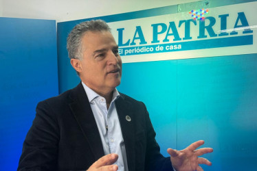 El precandidato presidencial Aníbal Gaviria cree que la seguridad es la base de todo, que hay que atacar a los grupos armados y que Manizales necesita más cables aéreos. Fue gobernador de Antioquia y alcalde de Medellín.