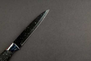 Según la Policía de Manizales, el adolescente agredió con arma cortopunzante a tres personas. Un hombre estuvo cerca de perder la vida.