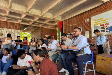 El Ministerio de Educación Nacional también acompañó la asamblea de diálogo convocada por estudiantes y miembros de la institución. 