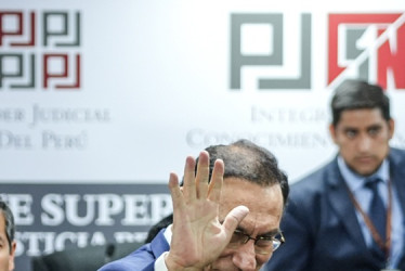 El expresidente de Perú Martín Vizcarra tras ser condenado pidió a sus seguidores que en las próximas elecciones de 2026 deben votar por su hermano, que lo reemplaza como candidato a la Presidencia. 