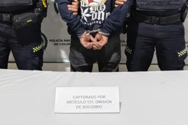 El capturado intentó escapar luego de atropellar al peatón, pero la Policía lo capturó mientras huía.