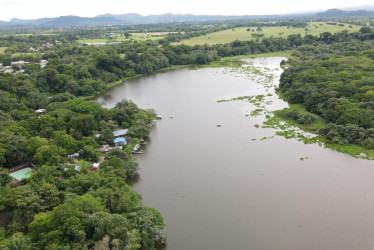 La Charca de Guarinocito, declarada en 1988 por el entonces Inderena, es un área protegida alberga 167 hectáreas en el Magdalena Medio 