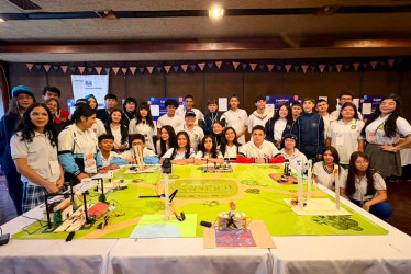 Foto I Cortesía British Council I LA PATRIA   Grupos de participantes en representación de 10 colegios de Manizales, que a la vez irrandian pensamiento computacional a otros 20 de la ciudad.
