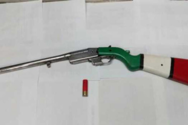 El procesado sostiene que la escopeta no era de él y la encontró en su propiedad.