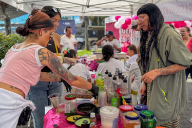 100 emprendimientos femeninos le dan un aire comercial a la plaza de Bolívar de Manizales este viernes (7 de noviembre). Vea la programación completa, hay comidas, negocios y arte.